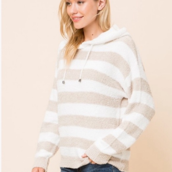 Striped Ultra Soft Hooded Pullover in Women- SML - Picture 4 of 6